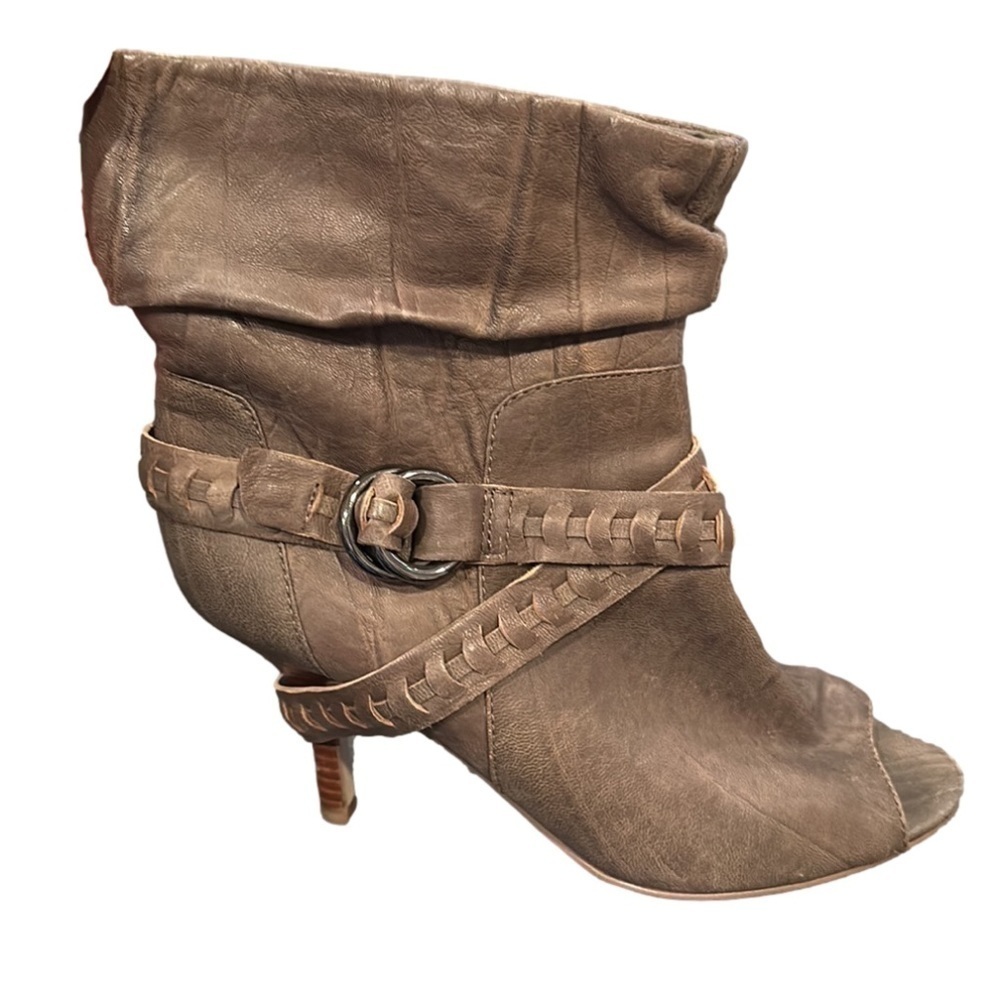 Guess Gwallegrate 8.5 Slouchy Leather Moto Ankle Heeled Booties Strappy Buckles